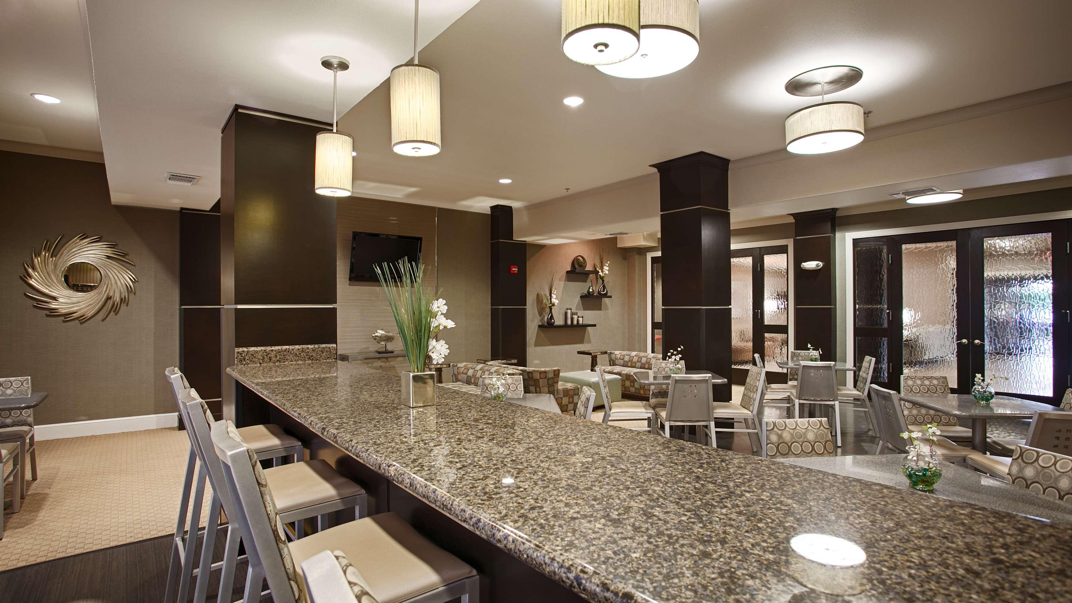 Best Western Plus Texarkana Inn And Suites Buitenkant foto